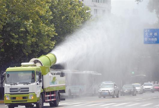 城市降尘需要喷雾加湿来帮助